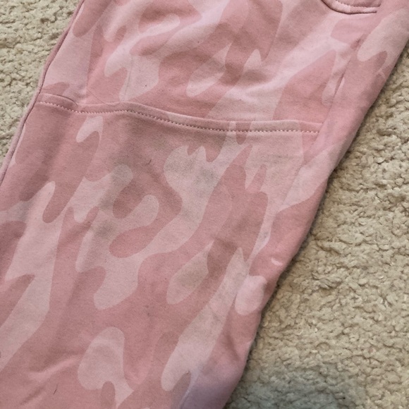 Buffbunny Mauve Camo Joggers! - Picture 4 of 5